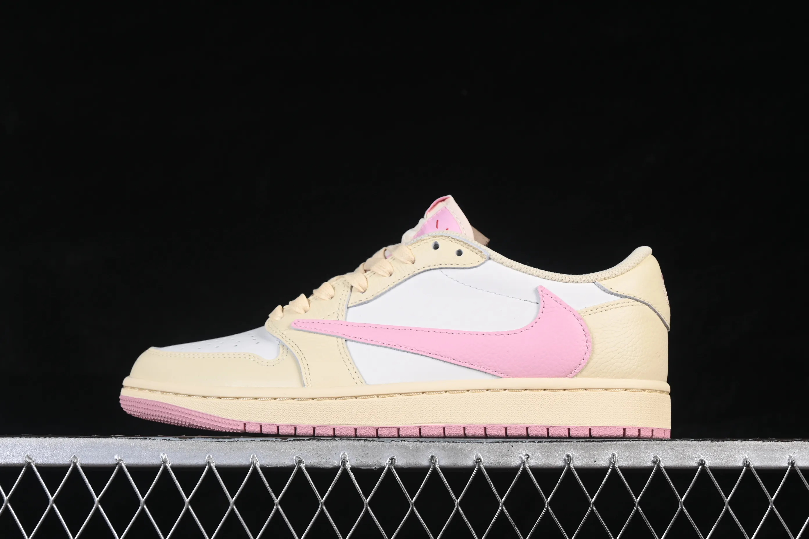 All Categories Air Jordan Jordan series basketball shoes Air Jordan 1 Low Travis Scott x Air Jordan 1 Low OG AJ1 Joe 1 joint overhead hook IQ7604-100